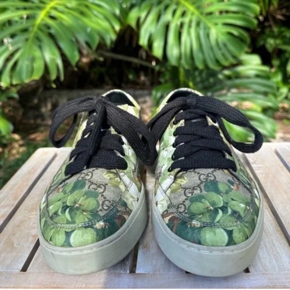 Gucci GG Supreme Canvas Sneakers - Picture 2 of 7